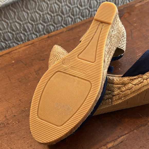 Gaimo Navy Suede Espadrilles, Size 38 EU, 7.5 US - Picture 7 of 11